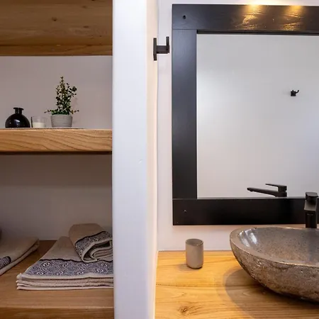 Raffar Luxury Apartamento Tínos